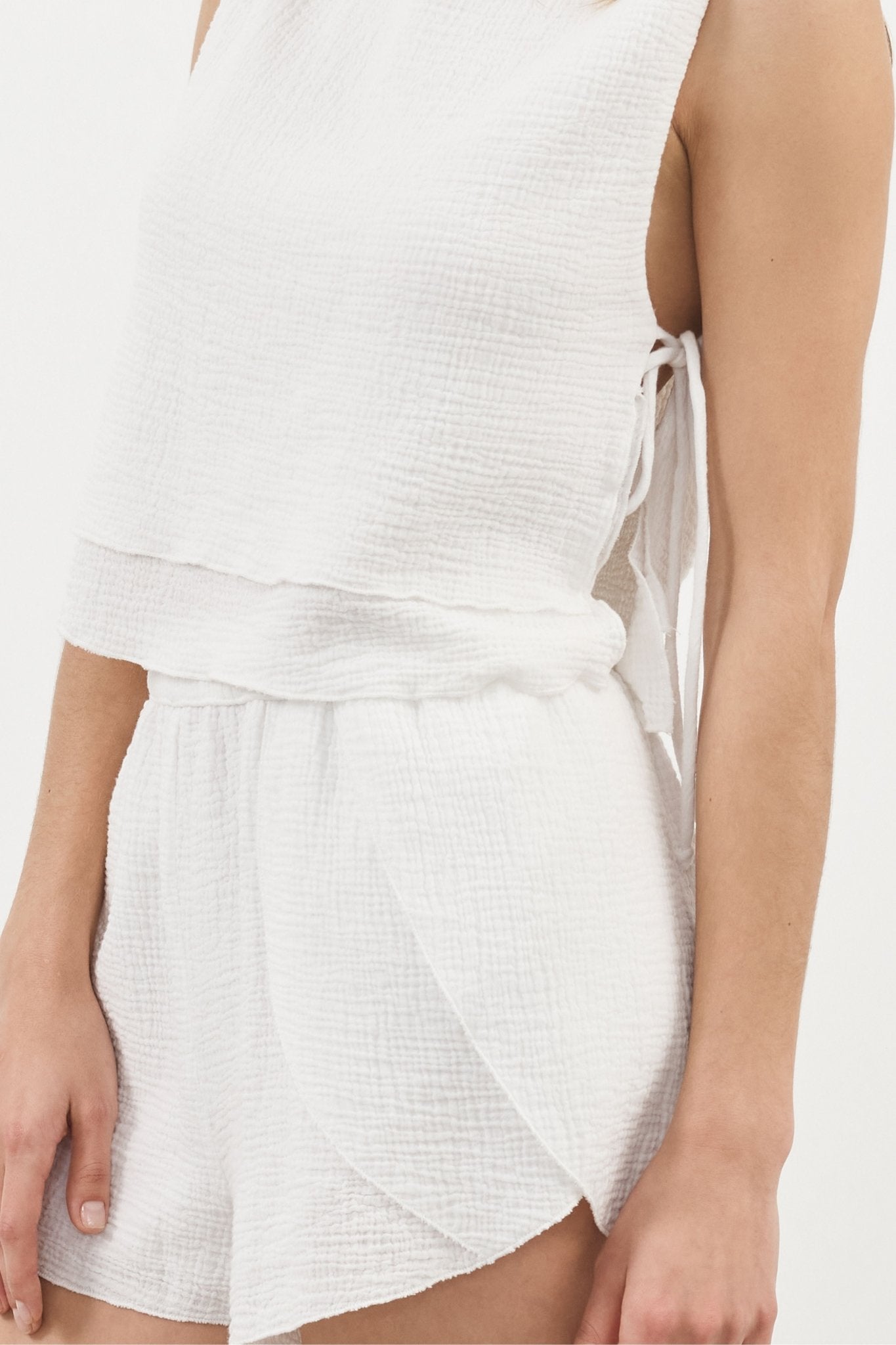 Mia Short White - The Handloom