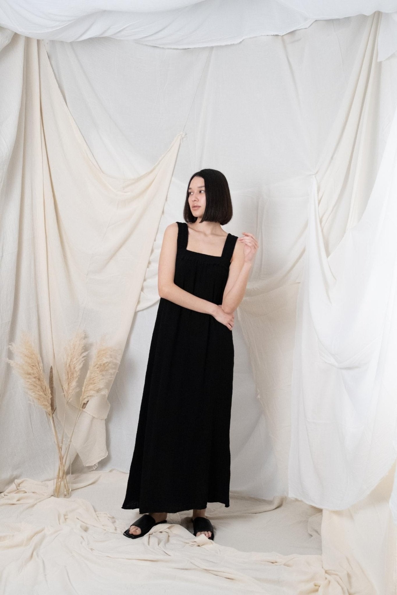 Noa Maxi Dress Black - The Handloom